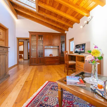 Giorgia Private Pool - Happy Castelveccana