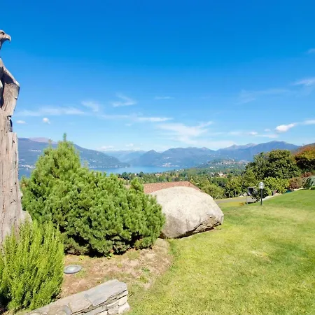 Giorgia Private Pool - Happy Villa Castelveccana