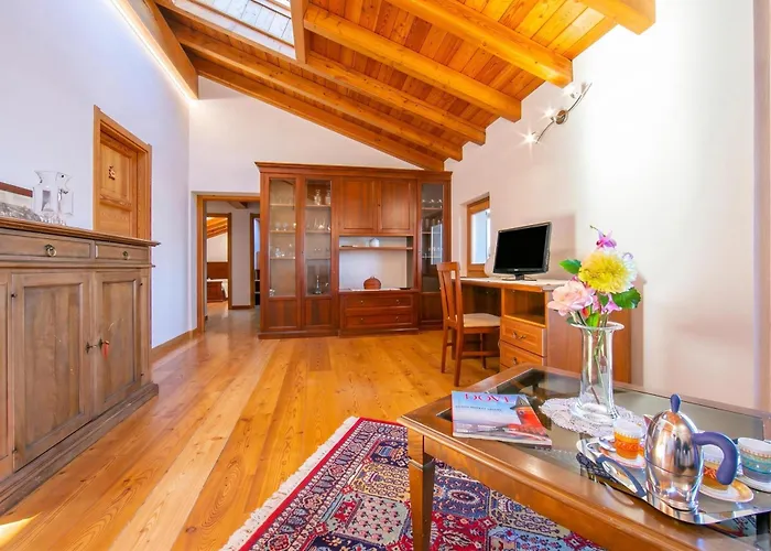 Giorgia Private Pool - Happy Villa Castelveccana