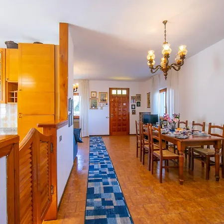 Giorgia Private Pool - Happy Villa Castelveccana